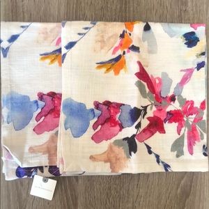 Anthro linen napkin set (2)